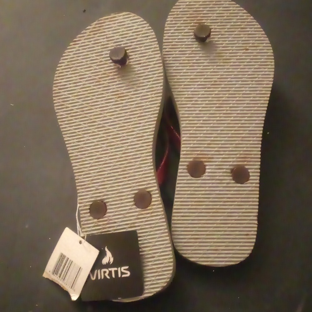 NWT - Skull Flip Flops - Size S (5/6) - Picture 6 of 7